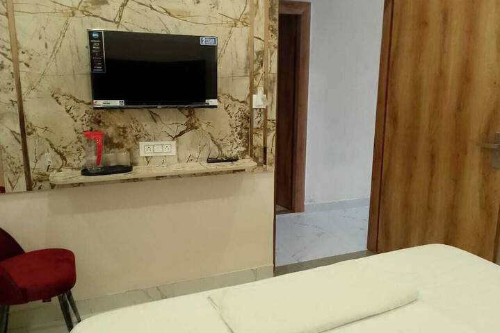 Room 9 of 22