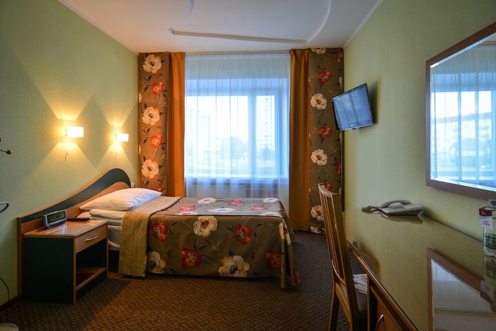 Room 5 of 65