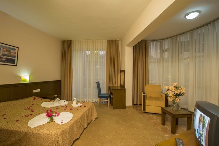 Room 13 of 62