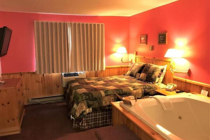 Room 5 of 10