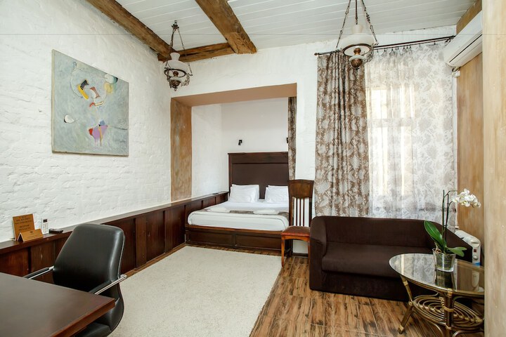 Room 10 of 55