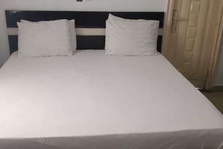 Room 8 of 24