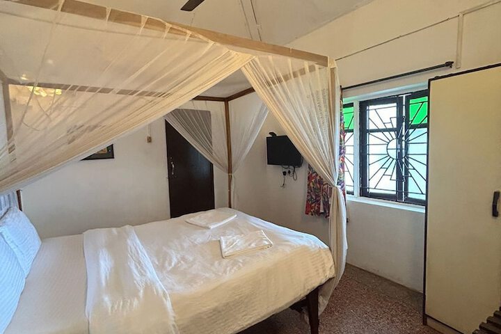 Room 9 of 39