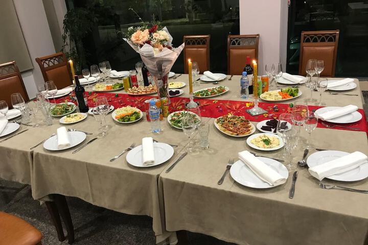 Dining 42 of 50