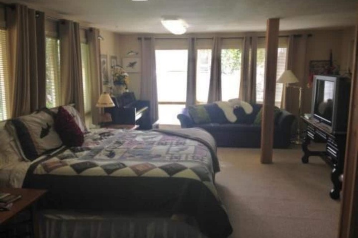 Room 4 of 28
