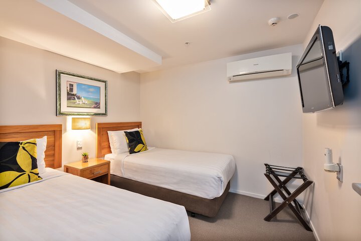 Room 27 of 70