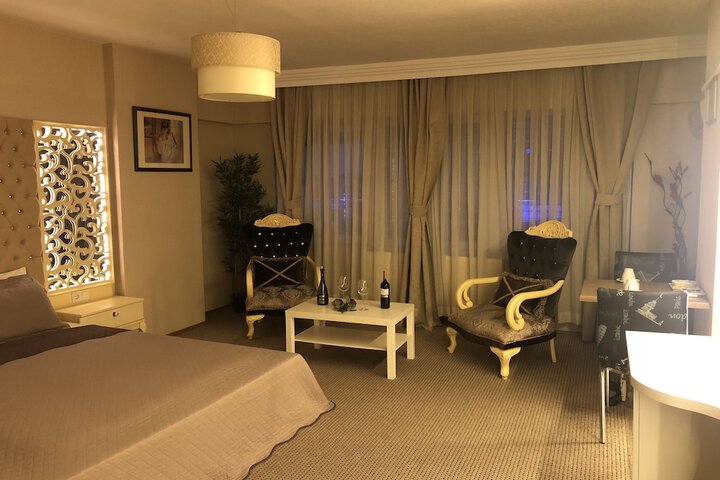 Room 3 of 44