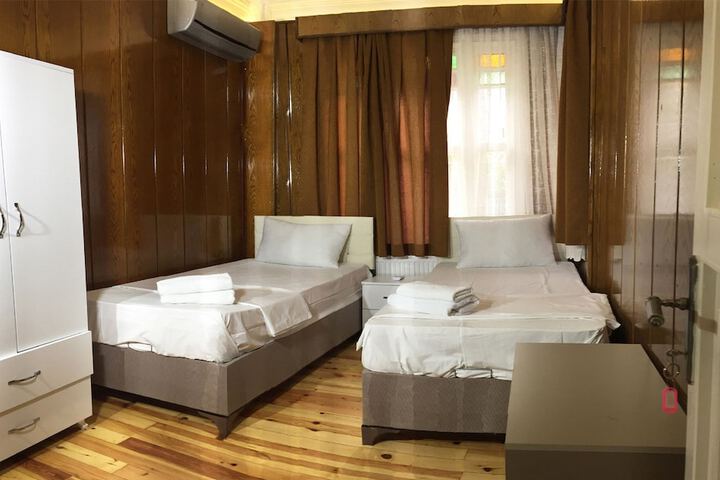 Room 9 of 63