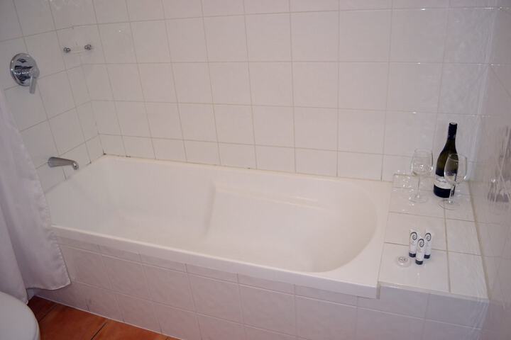 Room 15 of 36