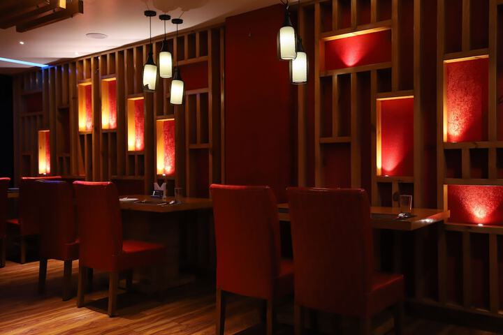 Dining 19 of 46