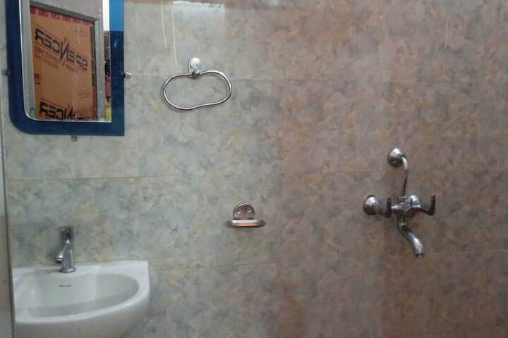 Room 15 of 27