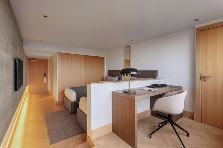 Room 15 of 98