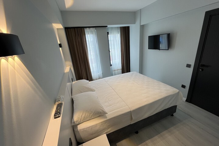 Room 13 of 46