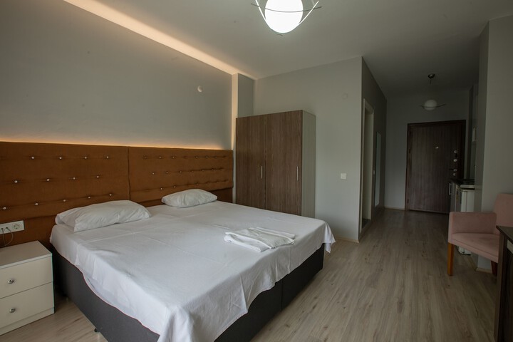 Room 8 of 22