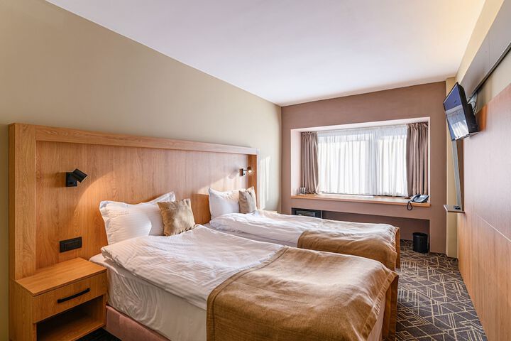 Room 25 of 65