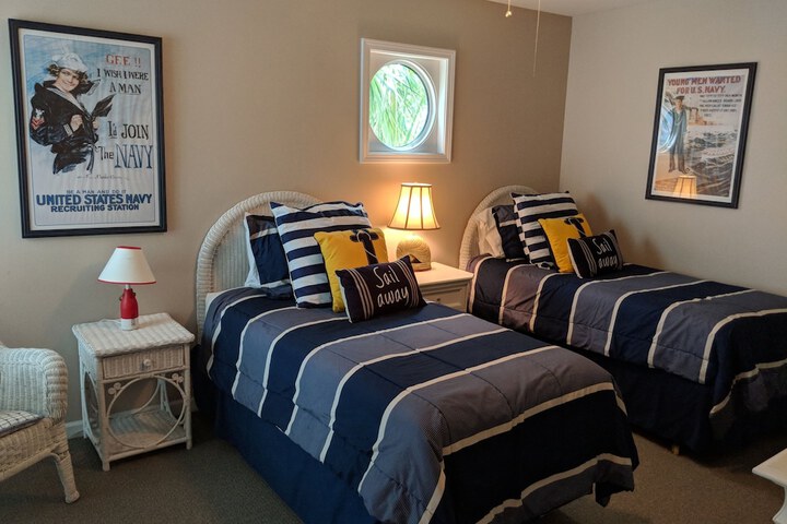 Room 4 of 34