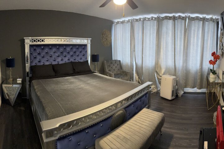 Room 19 of 77