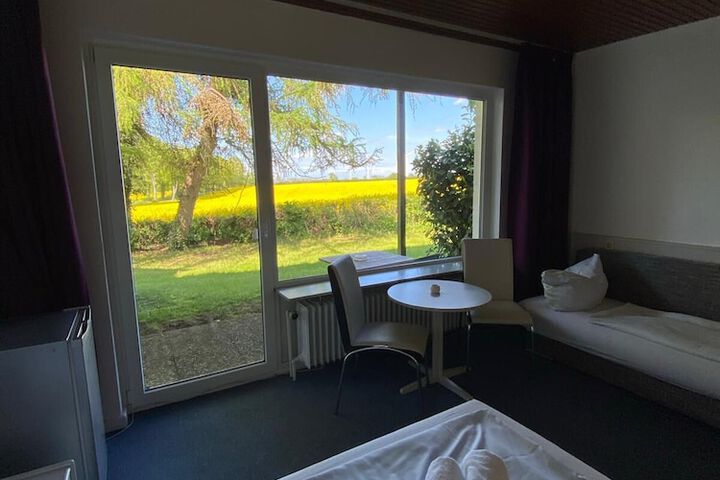 Room 48 of 106