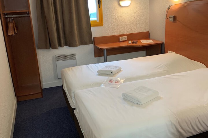 Room 4 of 20