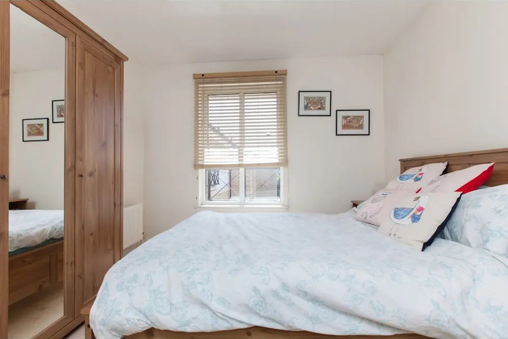 Bright Modern 2BR Flat for 3 With Parking