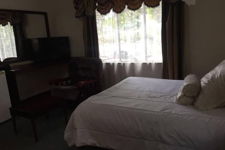 Room 4 of 15