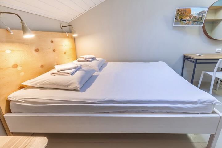 Room 20 of 49