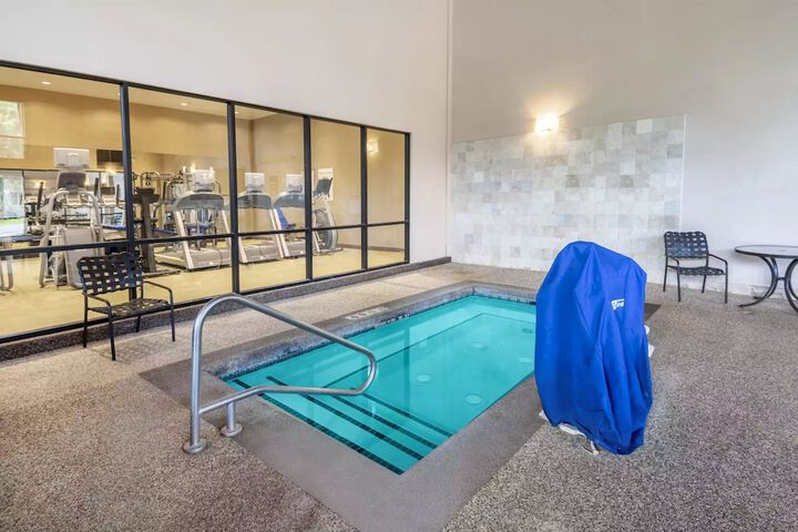 Hotel with Pool