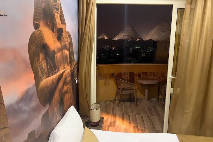 Room 6 of 80