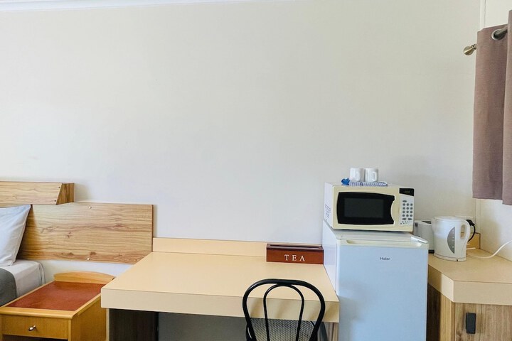 Room 5 of 8
