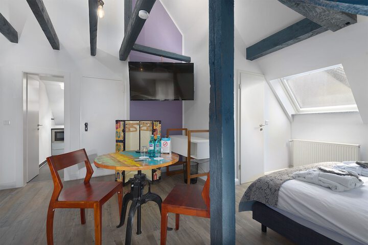 Room 21 of 29