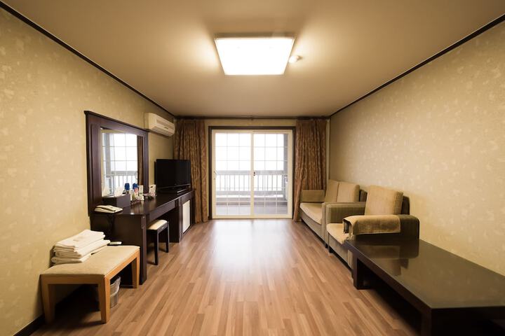 Room 20 of 40