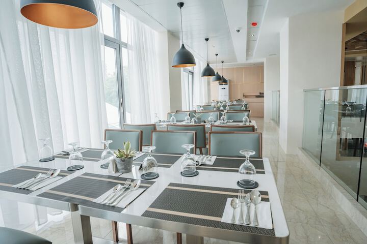 Dining 48 of 72