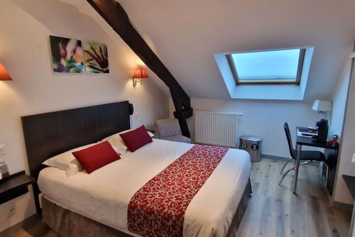 Room 7 of 28
