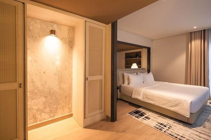 Room 29 of 73
