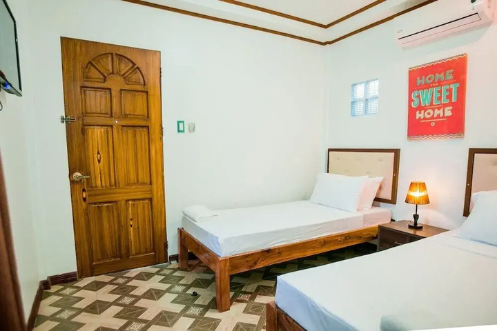 Room 5 of 13