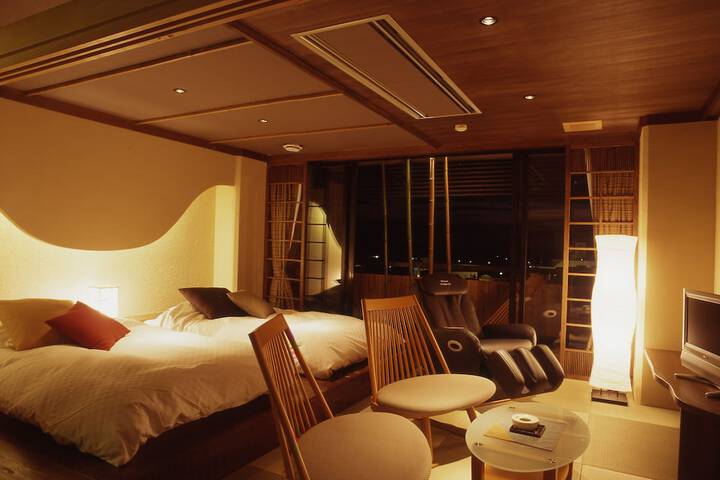 Room 13 of 78
