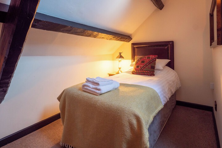 Room 25 of 264