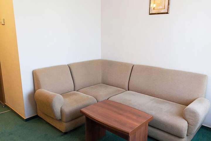 Room 57 of 154