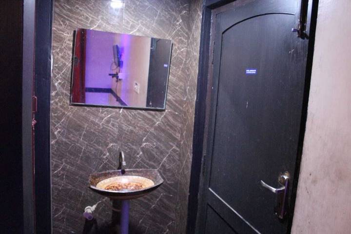 Room 14 of 14