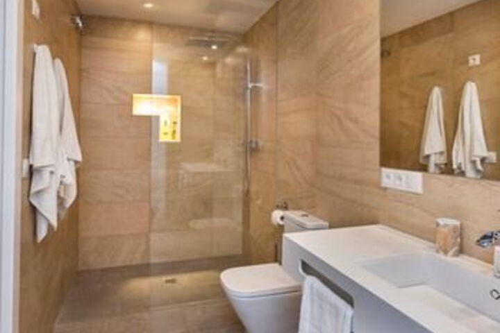 Room 4 of 21