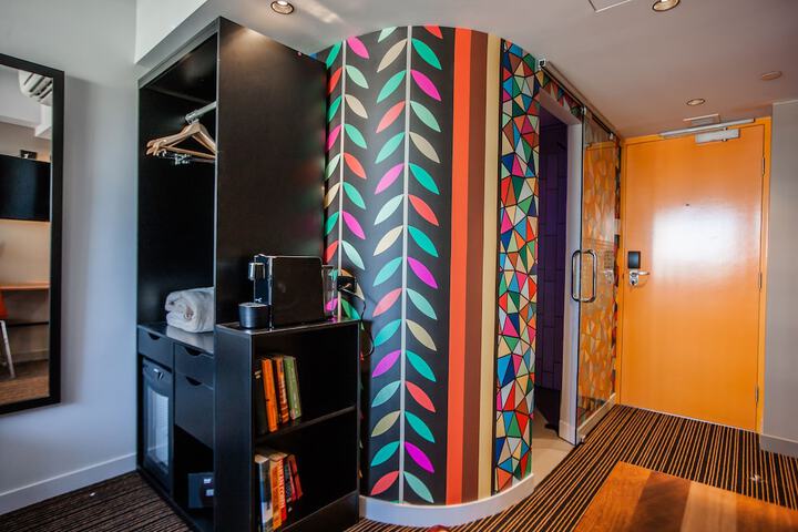 Room 8 of 61