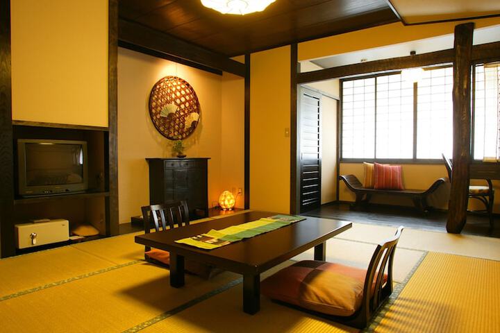 Room 12 of 74