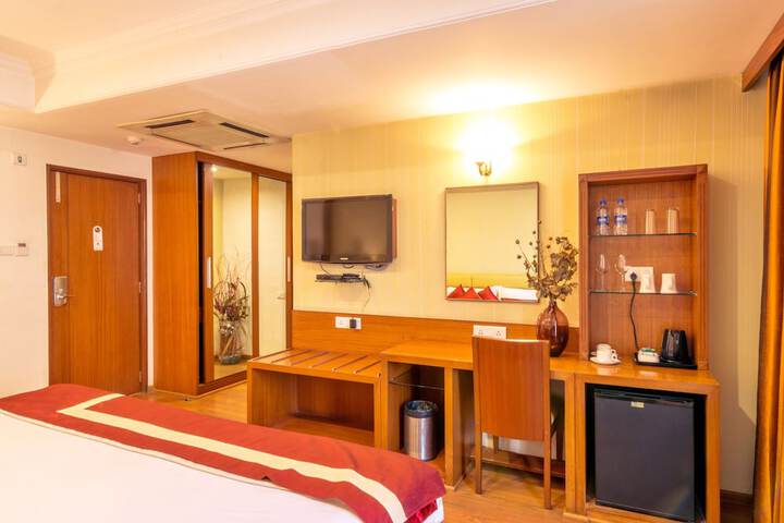 Room 8 of 38
