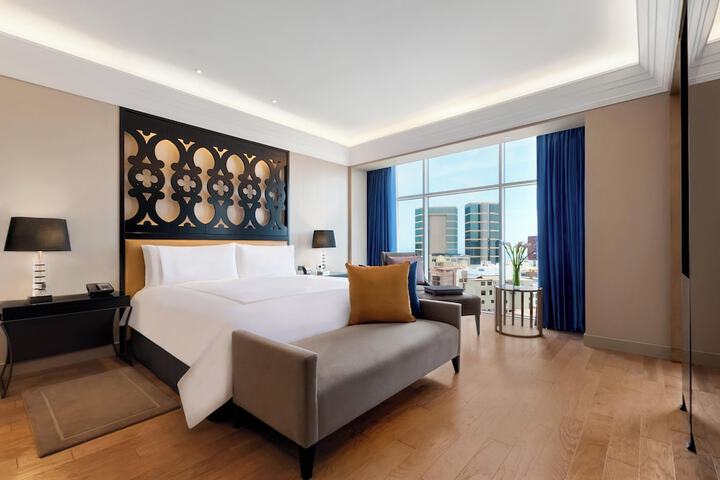 Room 28 of 106