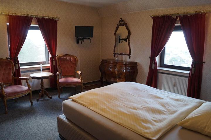 Room 5 of 45