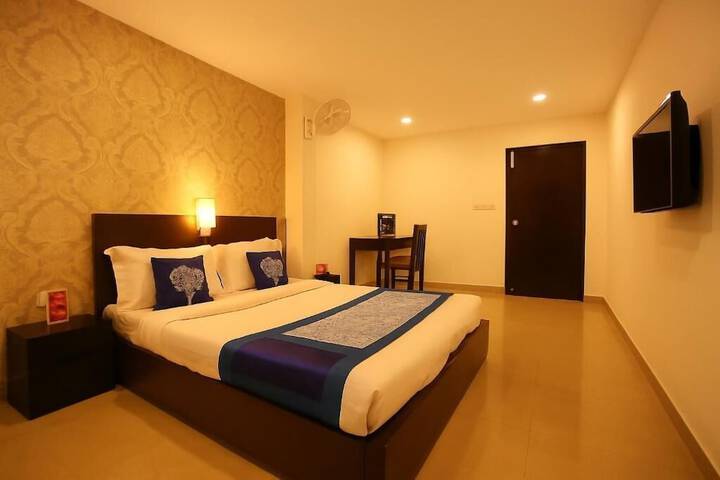 Room 10 of 12
