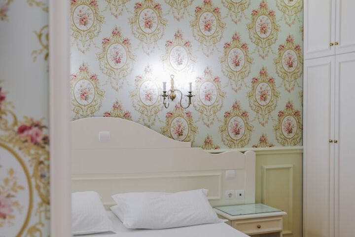 Room 28 of 148