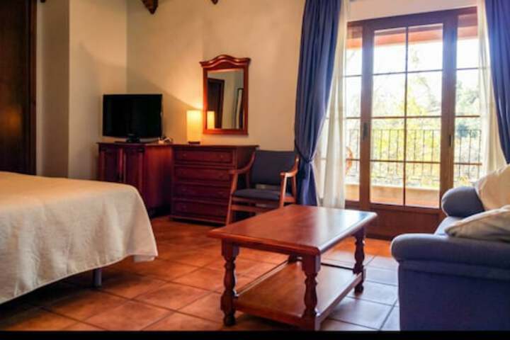 Room 8 of 25