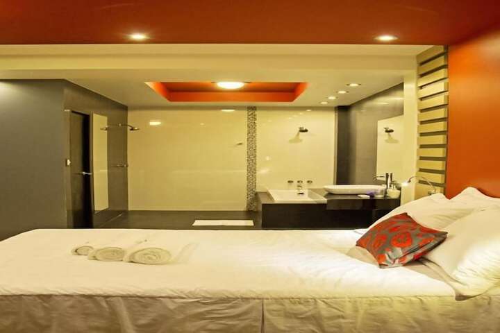 Room 15 of 27