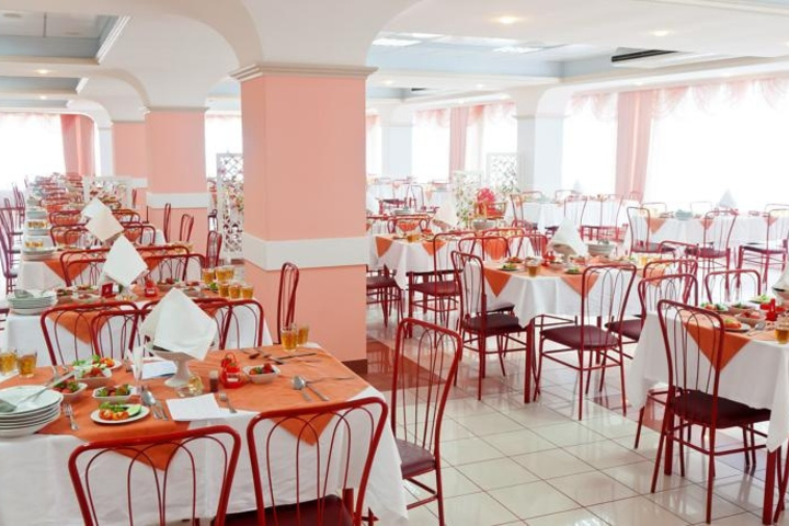 Dining 7 of 7